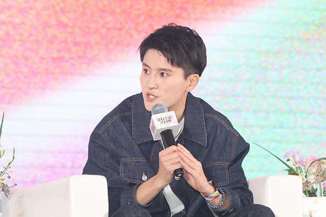 英方导演贾斯汀·查德维克及多位主创、嘉宾出席线上发布会，共同期待以品质之作搭建起东西方文化交流的通天塔，献礼中英建交 电影《暴风雨与仲夏夜》海外杀青，献礼中英建交50周年 2021-11-04 中多建交一周年 喜迎首届中国电影