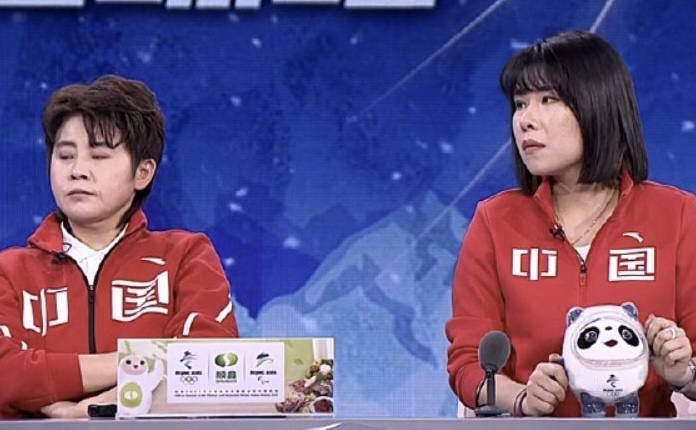 “我呢，挨了太多骂，老实说现在已经没关系了”，宋慧乔表示，甚至在经纪人询问她的时候，她还会让经纪人去问造谣的人会比较快。