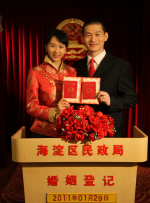 全国政协委员、云南省歌舞团独唱演员宗庸卓玛诚挚的邀请所有的朋友们到云南去旅居和采风创作，把云南各民族的文艺和旅游结合起来，用更多好的作品去宣传云南、宣传旅游。